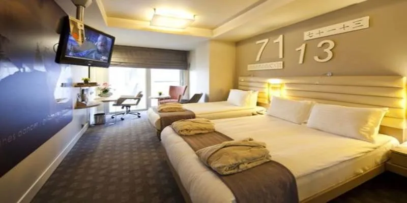 صور من فندق ذا بيك  - The Peak Hotel 