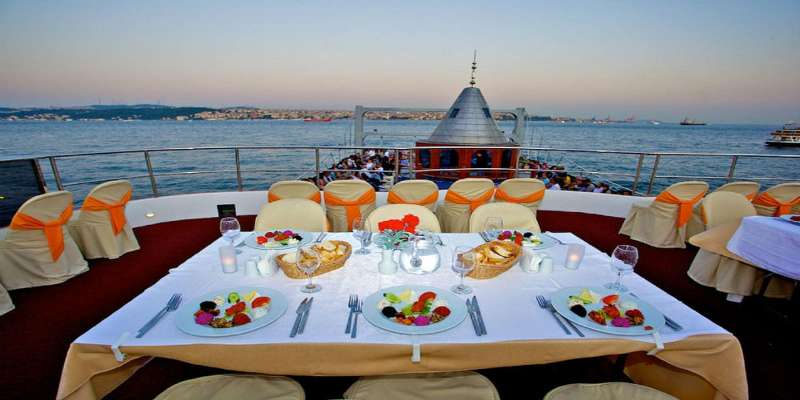 صور من سهرة السفينة التركية Turkish night cruise