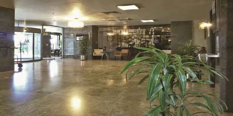 صور من فندق ذا بيك  - The Peak Hotel 