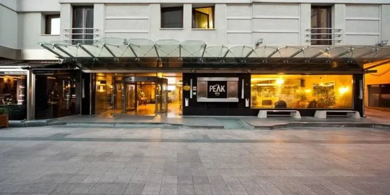صور من فندق ذا بيك  - The Peak Hotel 