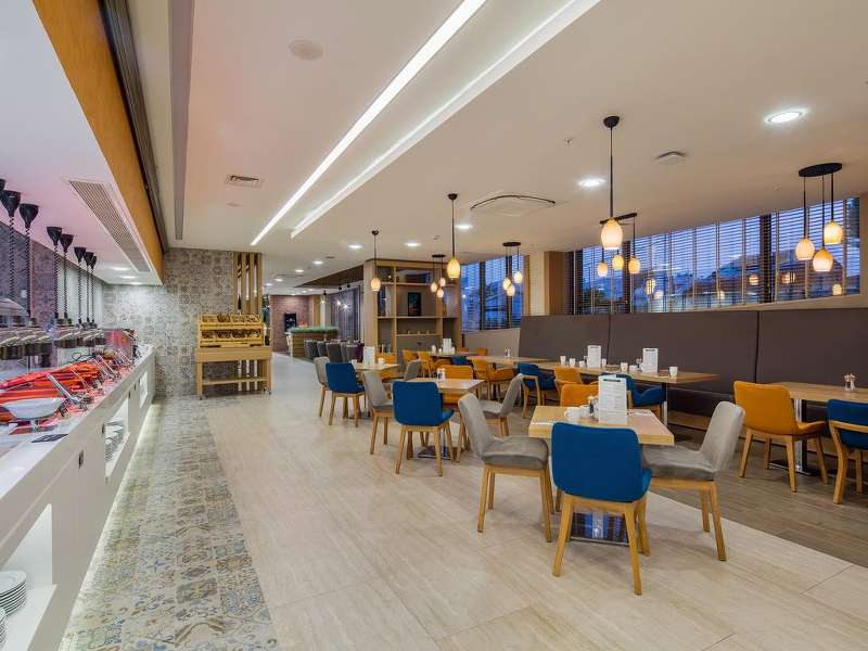صور من فندق هوليداي إن أنطاليا - لارا Holiday Inn Antalya